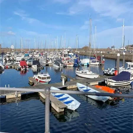 Apartment Harbour View - 1 Bedroom - Sleeps 2